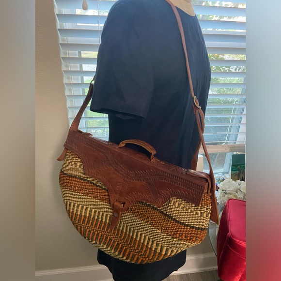 Rare Vintage Boho Leather Woven Jute Bucket Saddle Crossbody Top Handle Bag - Picture 16 of 16